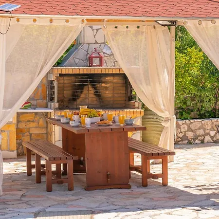 Kefalonia View Apartment Karavomylos